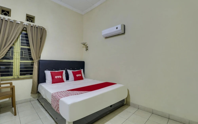 Super OYO 90672 ADHYA GUEST HOUSE LOMBOK