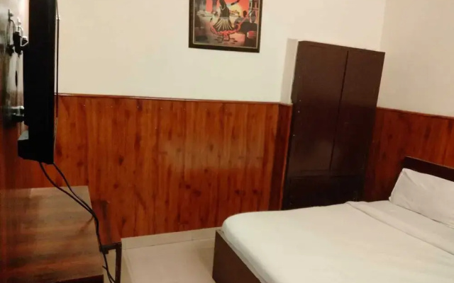 Shri Sai Guest House by OYO Rooms