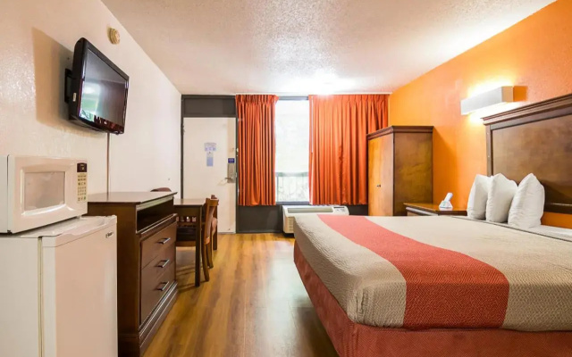 Motel 6 Conyers