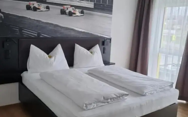 RINGRAST Hotel