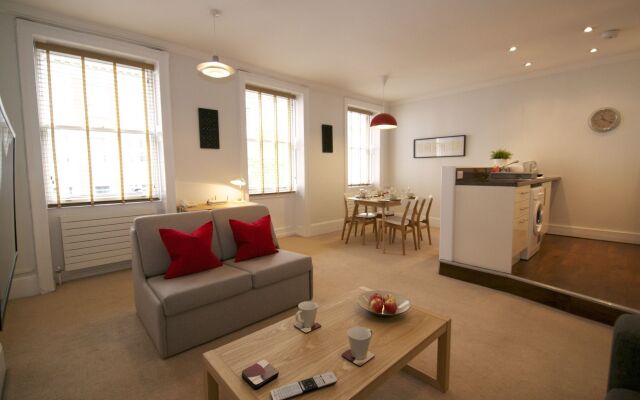 Апартаменты Acorn of London - Gower Apartments комната для гостей
