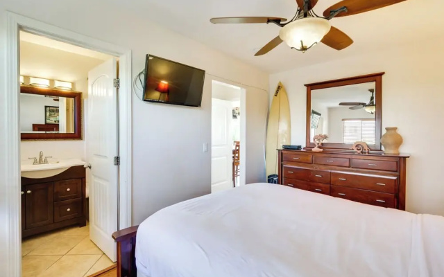 Tropical Oceanside Home w/ Deck, Walk to Beach