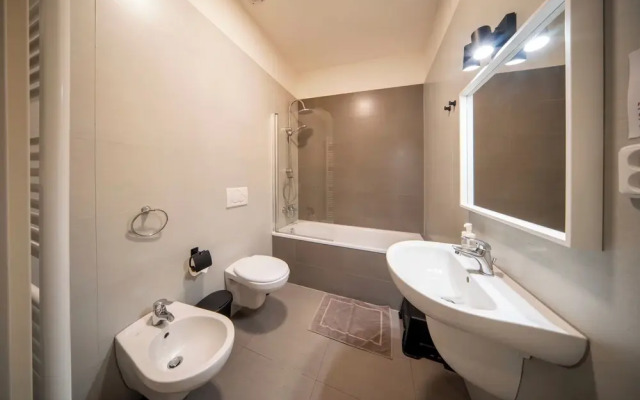 1 Bed Flat - Sleeps 5 - Parking - Wifi