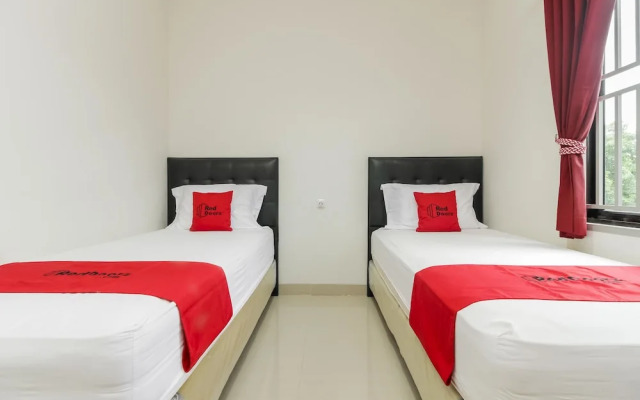 RedDoorz @ Kampung Bintang