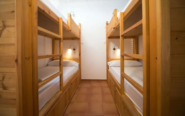 Crux Albergue