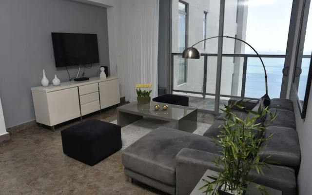 Apto. 59K Vista parcial al mar