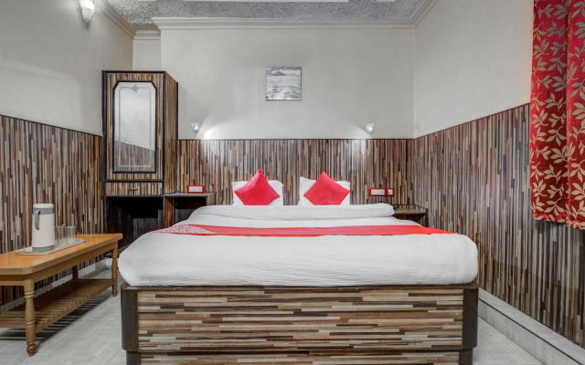 OYO Flagship 7852 Hotel Embassy