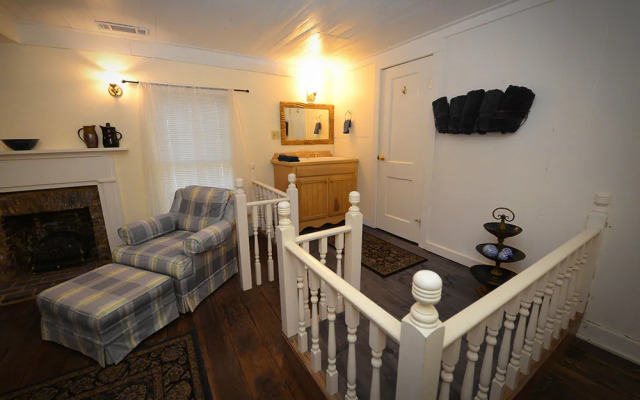 Old Storehouse Inn