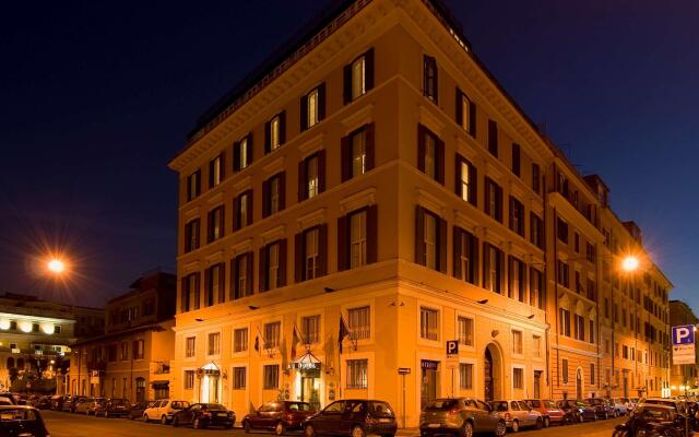 Best Western Hotel Artdeco вид на фасад