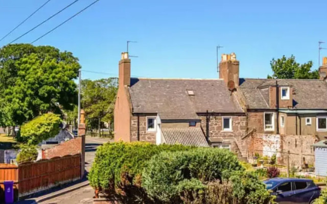 Close to Beach, Town, Golf & Natural Beauty Spots