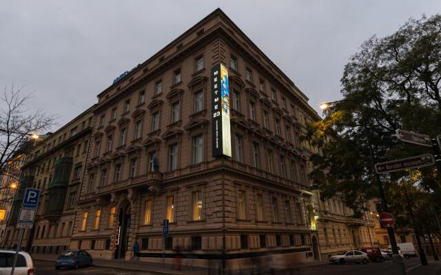 MeetMe23 Hotel Прага вид на фасад