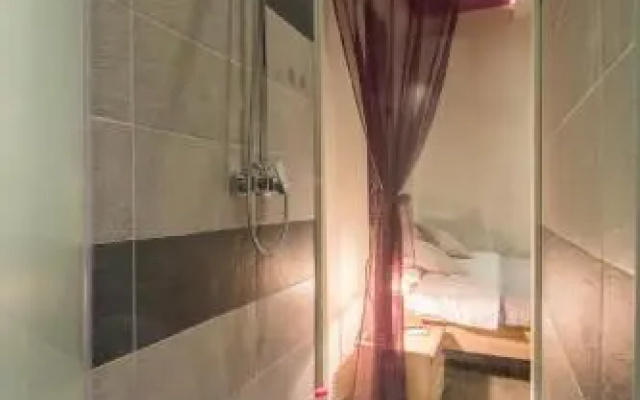 Guest House Purple