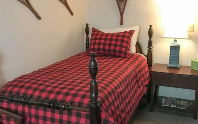 Stowe Vacation Rental w/ Deck & Mountain Views!
