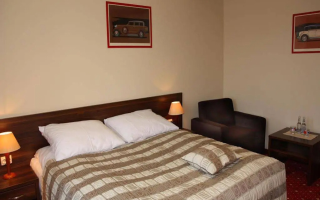 Отель Hotel i Restauracja Kochanów