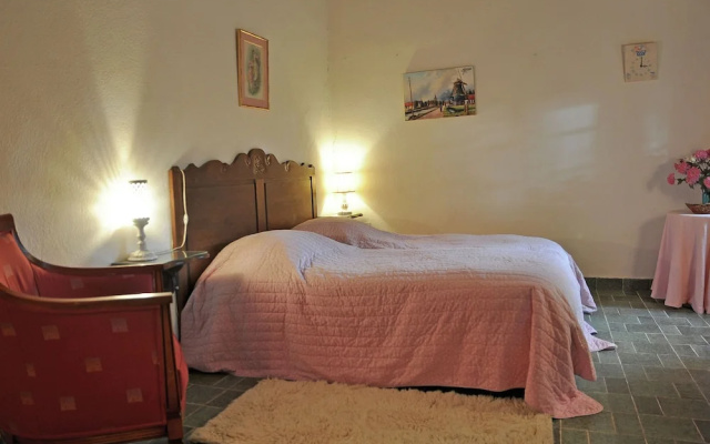 Charming Villa in Callas With Private Swimming Pool