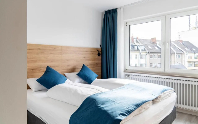 Hotel 83