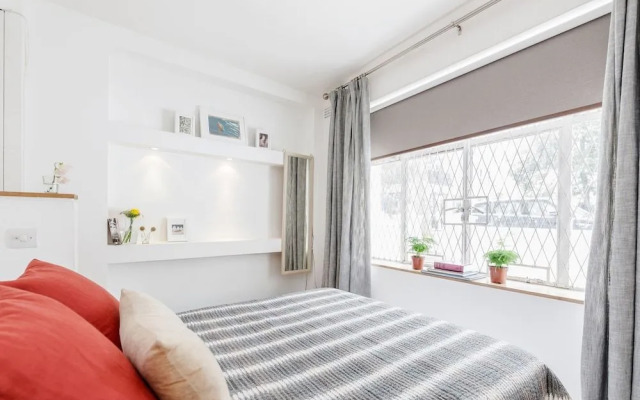 Modern Holland Park apartment