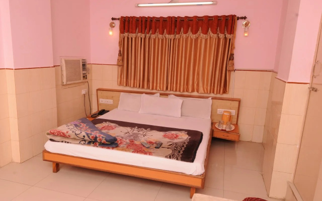 Capital O 10749 Hotel Neelkanth Bliss