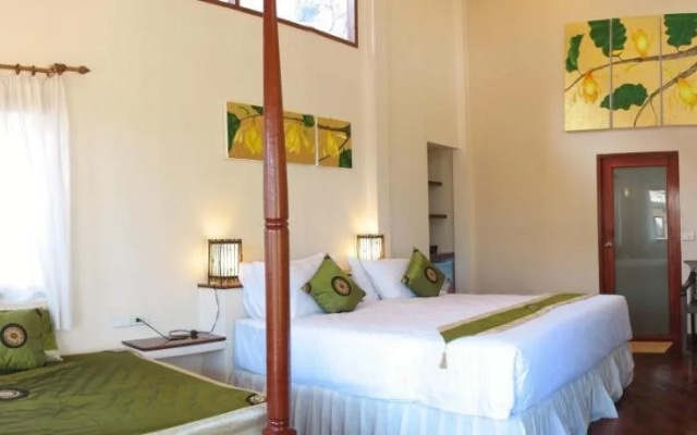 Khanom Hill Resort