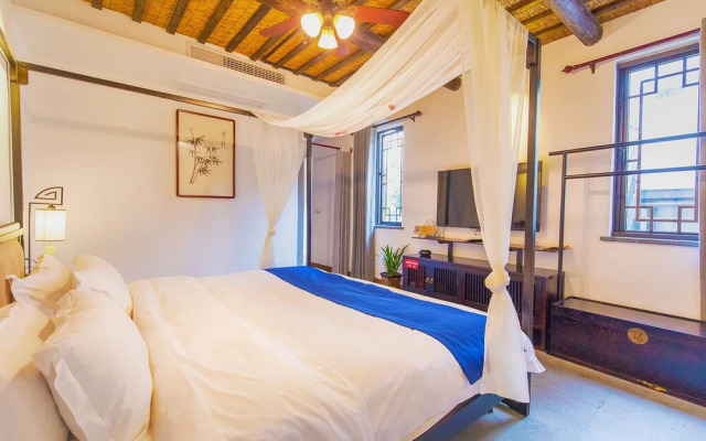 Wuzhen Ziye Musu Inn