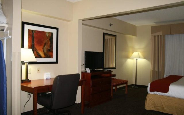 Holiday Inn Express and Suites Greenville by IHG