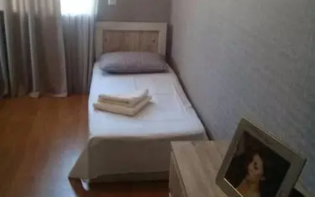Lizi House
