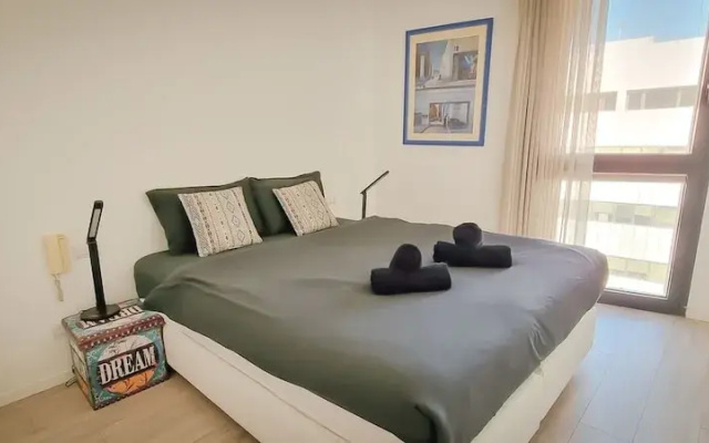 Design Apt Parking Included 2BDR TL30