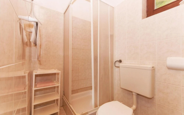 Awesome Home in Vlasici With Wifi and 1 Bedrooms