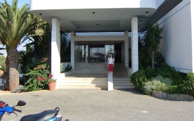 Bella Napa Bay Hotel вид на фасад