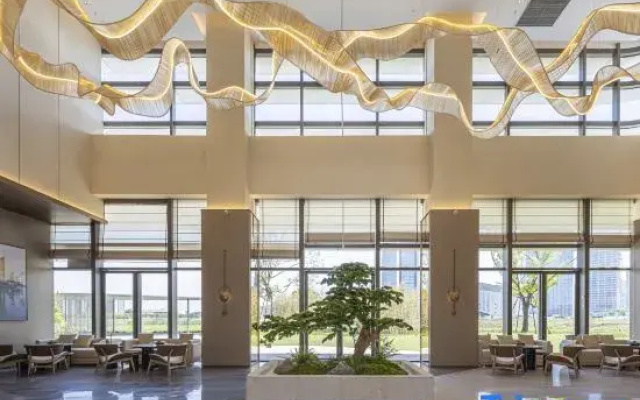Palace Hotel (Huzhou High speed Railway Station Branch)