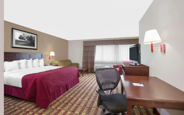 Baymont by Wyndham Boston Heights/Hudson
