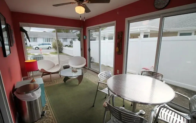 Country Club Drive 208