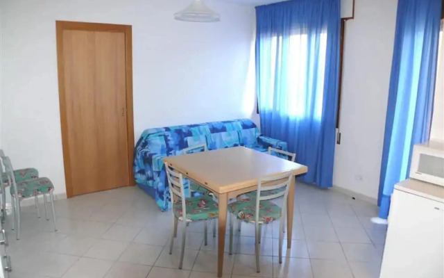 Comfortable Stay 80m From the Beach