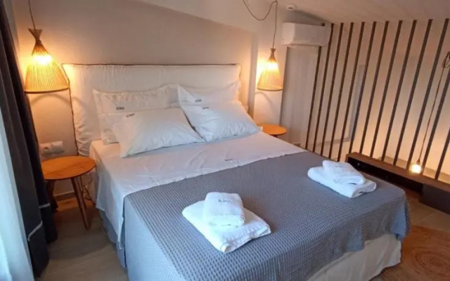 Ikies suties 3 luxury apartements by the sea