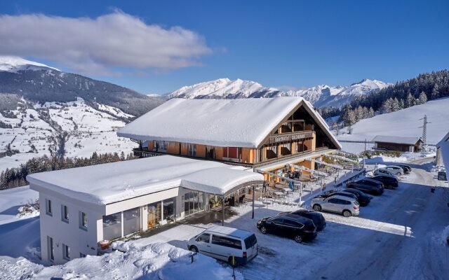 Отель Sporthotel Kalcherhof Рачинес-Ратскингс вид на фасад