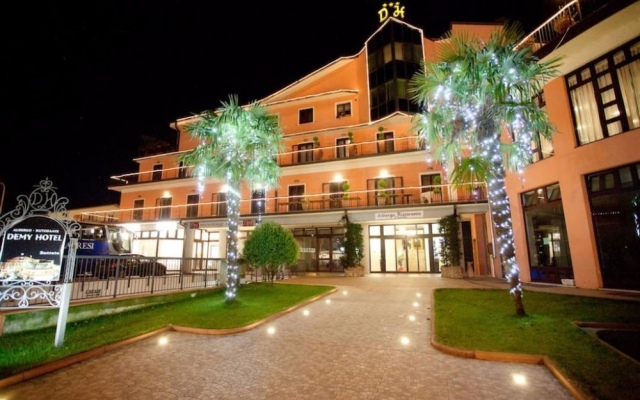 Отель Demy Hotel Италия, Аулла - отзывы, цены и фото номеров - забронировать отель Demy Hotel онлайн вид на фасад