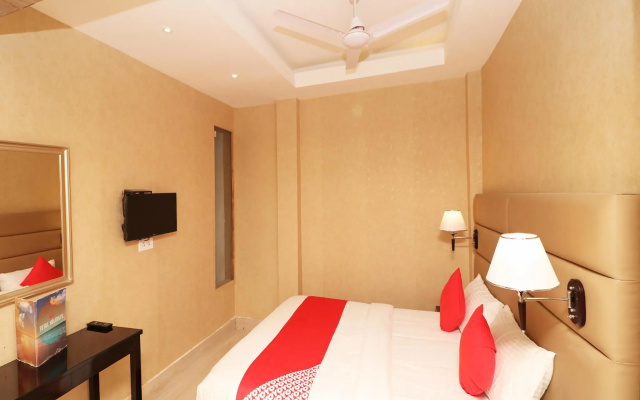Capital O 22906 Hotel Riash