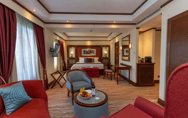 Отель Nairobi Serena