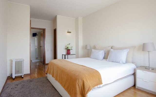 Отель Liiiving in Porto - Sea & River View комната для гостей