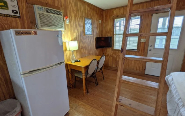Red Horse Cabins
