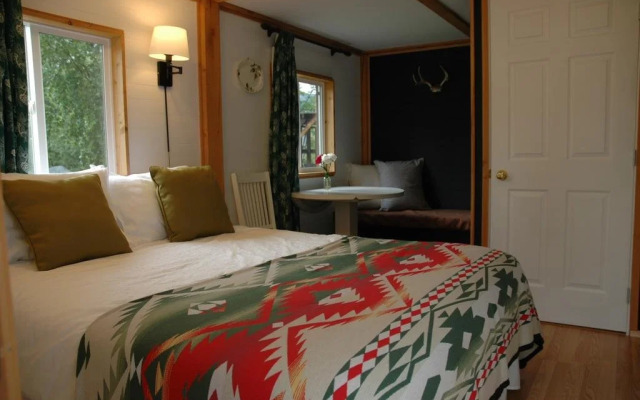 The Rusty Antler Guest Cabin