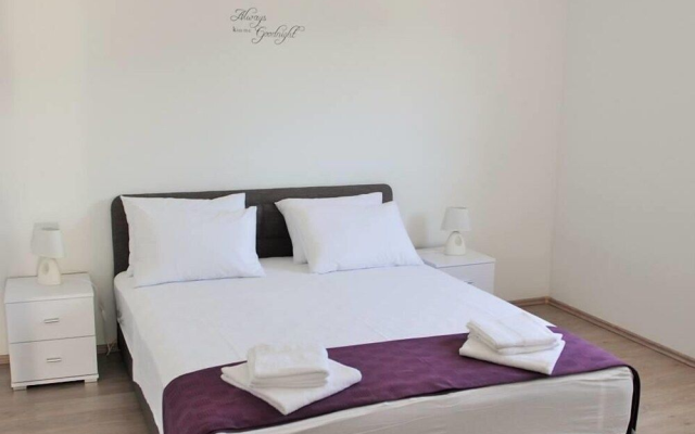 Apartments Zora 1629