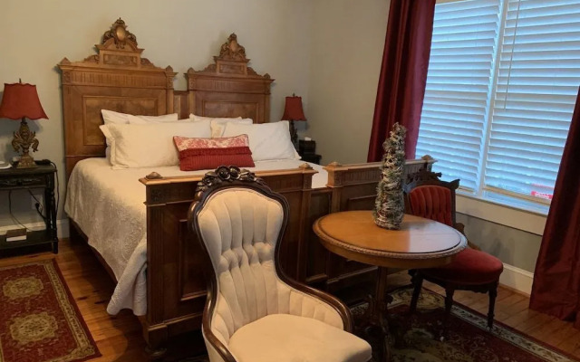 Bama Bed & Breakfast Campus