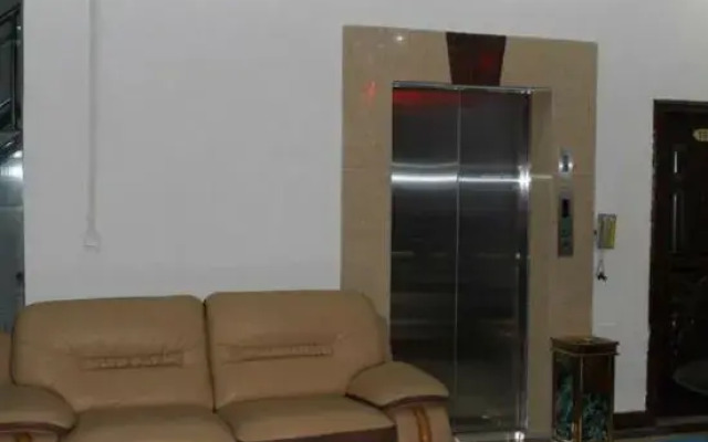 Hezhou Huangyao Longquan Business Hotel