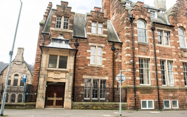 Stylish Central Apartment Near Royal Mile
