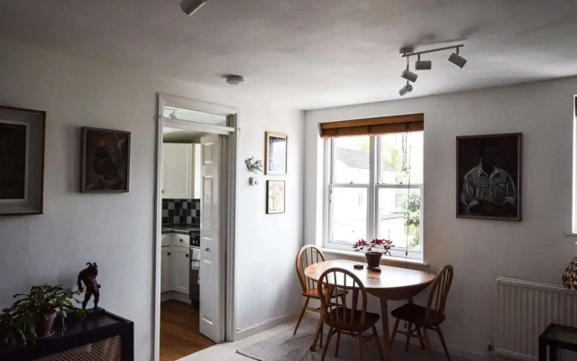 Stylish Flat in Cotham, Free On-street Parking