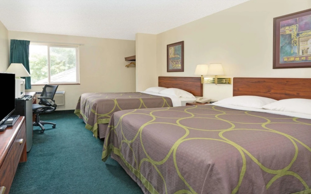 Super 8 Windsor