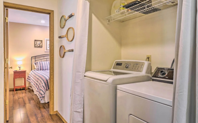 Pet-friendly Branson Retreat w/ Pool & Golf Access