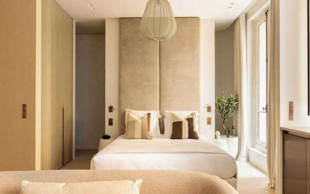 Luxurious Astorg Residence