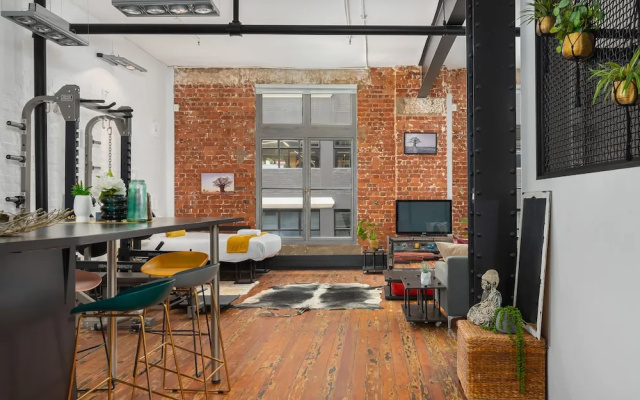 Wolroy House 206